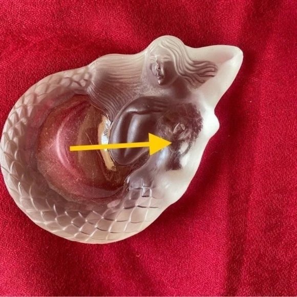 Vintage Frosted Mermaid Art Glass Ashtray/Trinket Dish - Picture 5 of 8